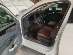 2022 Volkswagen Passat 430PHEV Luxury, белый — фото 12