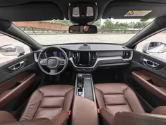 2024 Volvo XC60 4WD Luxury, белый — фото 3