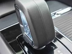 2024 Volvo XC60 4WD Luxury, белый — фото 19
