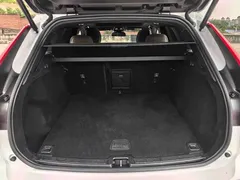 2024 Volvo XC60 4WD Luxury, белый — фото 23