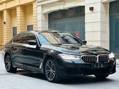 2022 BMW 5 Series 530Li xDrive M Sport Package, чёрный — фото 1
