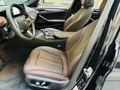 2022 BMW 5 Series 530Li xDrive M Sport Package, чёрный — фото 15