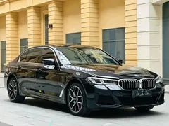 2022 BMW 5 Series 530Li Premium M Sport Package, чёрный — фото 1