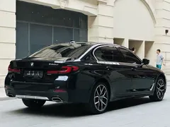 2022 BMW 5 Series 530Li Premium M Sport Package, чёрный — фото 5