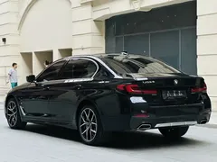 2022 BMW 5 Series 530Li Premium M Sport Package, чёрный — фото 7
