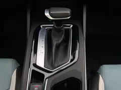2022 Geely Emgrand S 1.4T CVT, белый — фото 9