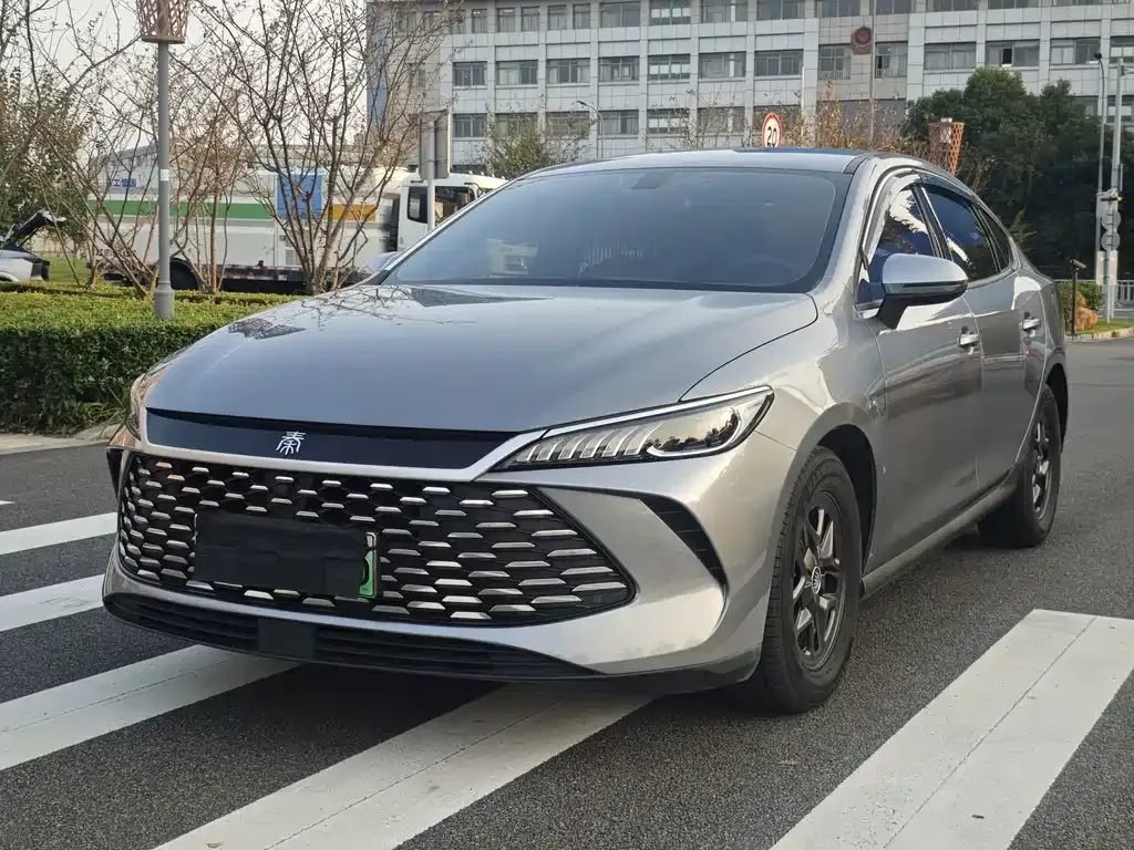 2025 BYD Qin PLUS DM-i PHEV Smart Driving 55km Leading