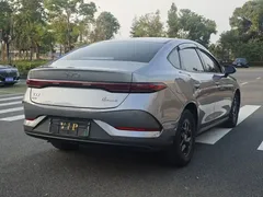 2025 BYD Qin PLUS DM-i PHEV Smart Driving 55km Leading — фото 14