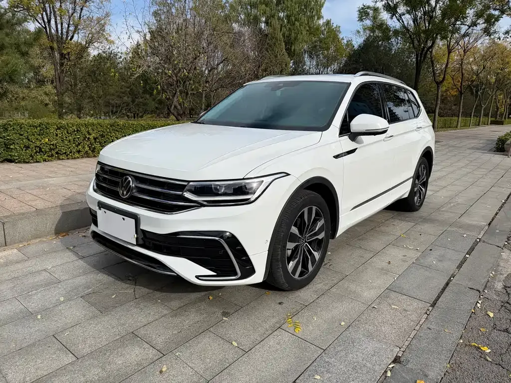 2023 Volkswagen Tiguan L 330TSI AT 2WD R-Line