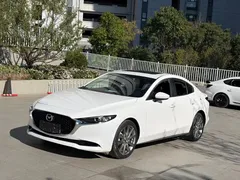 2021 Mazda 3 2.0L AT, белый — фото 1