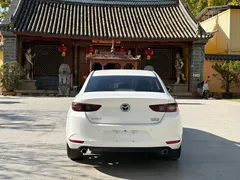 2021 Mazda 3 2.0L AT, белый — фото 11