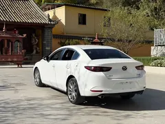 2021 Mazda 3 2.0L AT, белый — фото 12