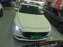 2022 Mazda 3 2.0L AT, белый — фото 3