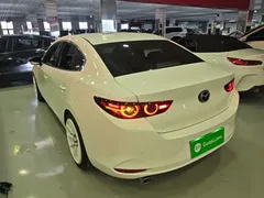 2022 Mazda 3 2.0L AT, белый — фото 5