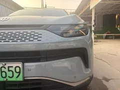 2024 Leapmotor C11 EREV 300 Premium — фото 2