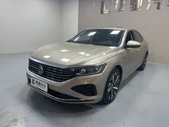 2022 Volkswagen Passat 330TSI Luxury — фото 1