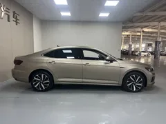 2022 Volkswagen Passat 330TSI Luxury — фото 8