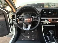 2021 Kia Cerato 1.5L CVT Fashion, белый — фото 11
