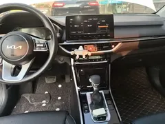 2021 Kia Cerato 1.5L CVT Fashion, белый — фото 13