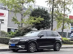 2023 Volvo XC90 7-seat, чёрный — фото 1