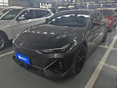 2022 Changan UNI-V 1.5T Premium — фото 1