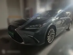 2020 Lexus ES 300h Executive — фото 1