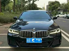 2023 BMW 5 Series 530Li Leading M Sport Package, чёрный — фото 3