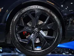 2021 Audi RS Q8 4.0T, чёрный — фото 2