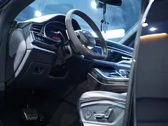 2021 Audi RS Q8 4.0T, чёрный — фото 12