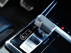 2021 Audi RS Q8 4.0T, чёрный — фото 33