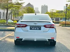 2023 Toyota Camry 2.5S Fashion, белый — фото 5