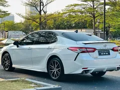 2023 Toyota Camry 2.5S Fashion, белый — фото 6