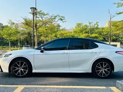 2023 Toyota Camry 2.5S Fashion, белый — фото 7
