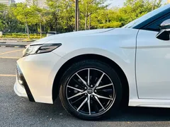 2023 Toyota Camry 2.5S Fashion, белый — фото 8