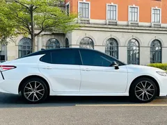 2023 Toyota Camry 2.5S Fashion, белый — фото 12