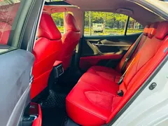 2023 Toyota Camry 2.5S Fashion, белый — фото 15