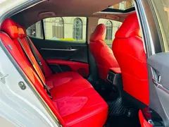 2023 Toyota Camry 2.5S Fashion, белый — фото 17