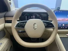 2024 Aito M7 1.5T Smart Driving 4WD Pro 5, чёрный — фото 13