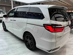 2022 Honda Odyssey 2.0L e:HEV, белый — фото 42