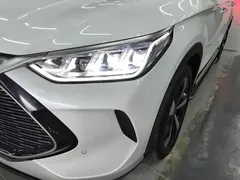 2021 BYD Song PLUS DM-i PHEV 110KM Flagship Plus 5G, белый — фото 5