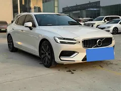 2022 Volvo S60 B4 Luxury, белый — фото 3