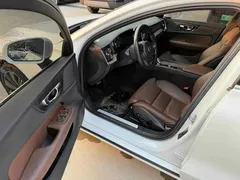 2022 Volvo S60 B4 Luxury, белый — фото 5