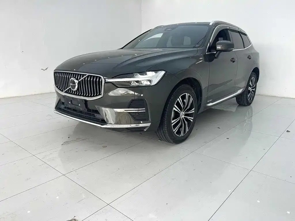 2022 Volvo XC60 4WD Luxury