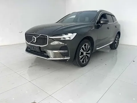 2022 Volvo XC60 4WD Luxury