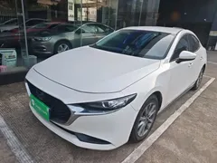 2021 Mazda 3 2.0L AT, белый — фото 1