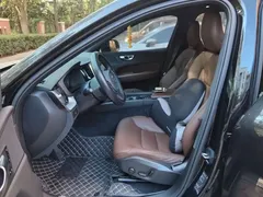2023 Volvo XC60 4WD Luxury, чёрный — фото 8