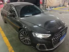 2023 Audi A8L 50 TFSI quattro Premium, чёрный — фото 2