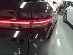2025 Li Auto i8 Standard, чёрный — фото 8