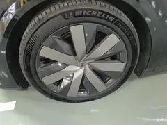 2025 Li Auto i8 Standard, чёрный — фото 23