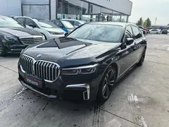 2021 BMW 7 Series 730Li M Sport Package, чёрный — фото 1